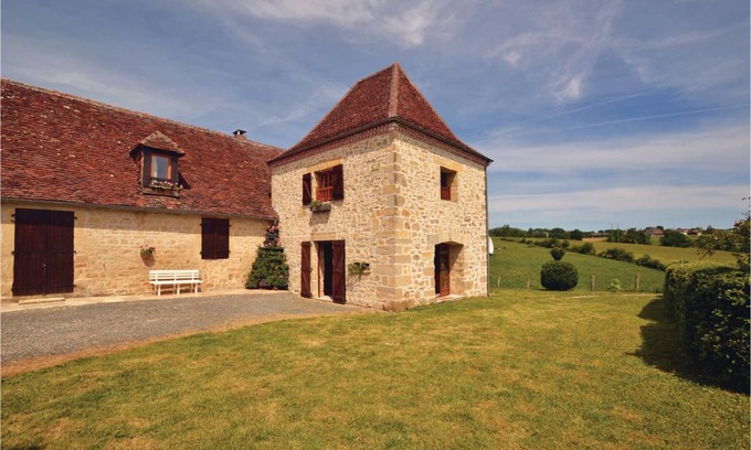 La Chapelle-Saint-Jean House | 111 m² House ∙ 3 bedrooms ∙ 6 guests