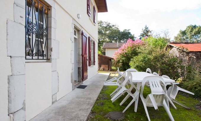 Castets House | 111 m² Gîte ∙ 4 bedrooms ∙ 8 guests