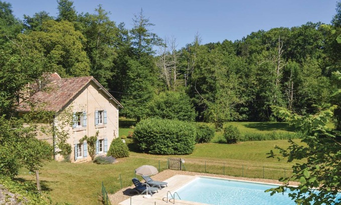 Mouleydier House | 115 m² House ∙ 3 bedrooms ∙ 6 guests