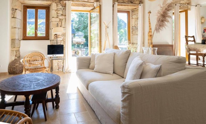 Dampniat House | 120 m² Gîte ∙ 3 bedrooms ∙ 6 guests
