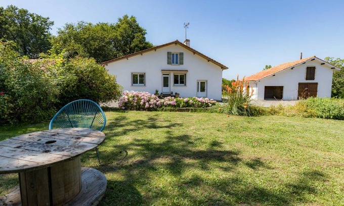 Eyres-Moncube House | 120 m² Gîte ∙ 3 bedrooms ∙ 6 guests