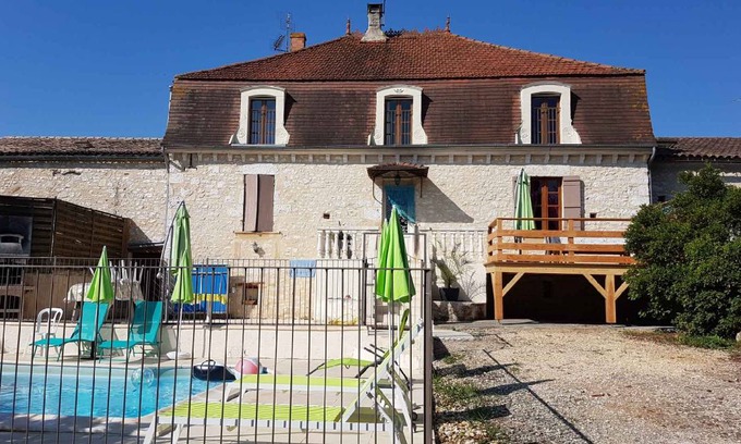 Rampieux House | 120 m² Gîte ∙ 4 bedrooms ∙ 10 guests