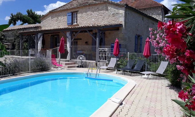 Rampieux House | 120 m² Gîte ∙ 5 bedrooms ∙ 10 guests