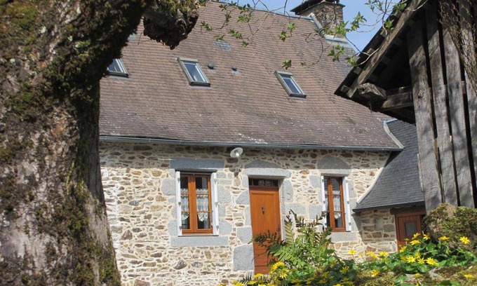 Beyssenac House | 126 m² Gîte ∙ 4 bedrooms ∙ 8 guests