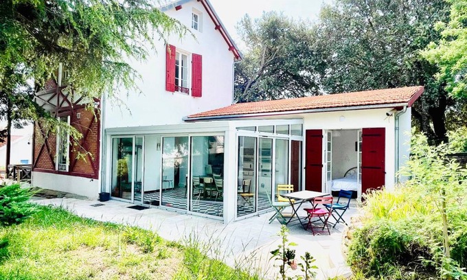 Saint-Trojan-les-Bains House | 130 m² House ∙ 5 bedrooms ∙ 10 guests