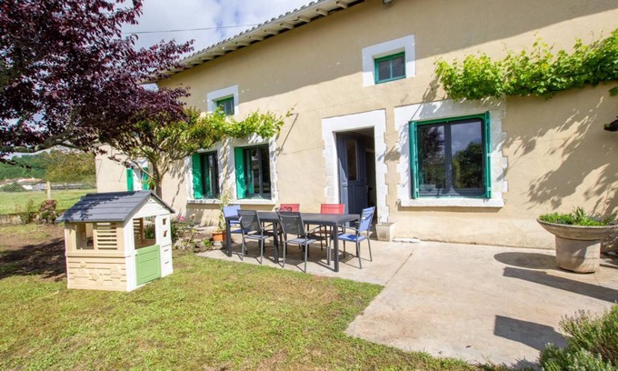 Sourzac House | 130 m² Gîte ∙ 3 bedrooms ∙ 6 guests