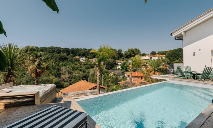 Biarritz Villa | 130 m² Villa ∙ 4 bedrooms ∙ 8 guests