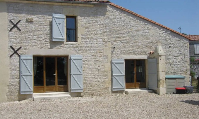 Breville House | 135 m² House ∙ 3 bedrooms ∙ 6 guests