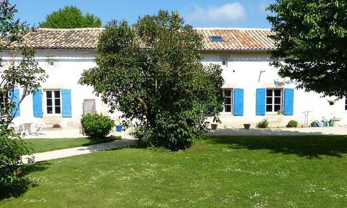 Saint-Vincent-la-Chatre House | 138 m² House ∙ 4 bedrooms ∙ 9 guests
