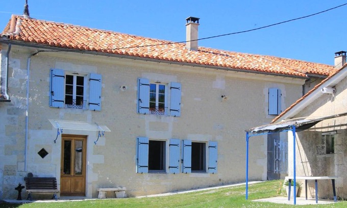 Chalais Cottage | 139 m² Cabin ∙ 4 bedrooms ∙ 8 guests