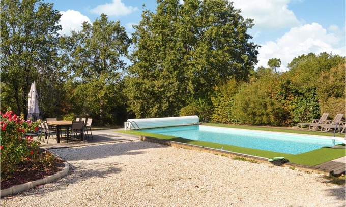 Marcillac-Saint-Quentin House | 140 m² House ∙ 3 bedrooms ∙ 6 guests