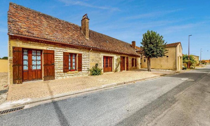 Saint-Pierre-d'Eyraud House | 140 m² House ∙ 4 bedrooms ∙ 8 guests