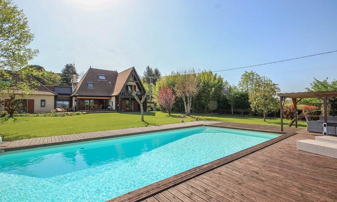 Varetz House | 140 m² Gîte ∙ 3 bedrooms ∙ 5 guests