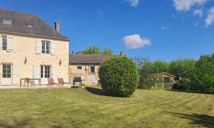 Saint-Robert House | 140 m² House ∙ 3 bedrooms ∙ 6 guests