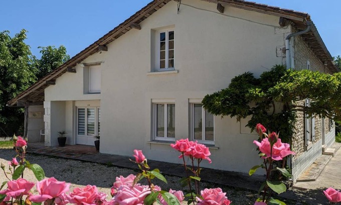 Montboyer Cottage | 142 m² Cabin ∙ 3 bedrooms ∙ 6 guests