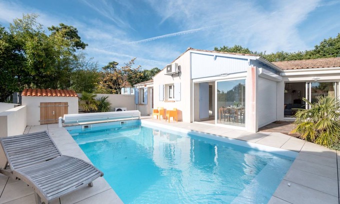 Saint-Palais-sur-Mer Villa | 146 m² Villa ∙ 1 bedroom ∙ 11 guests