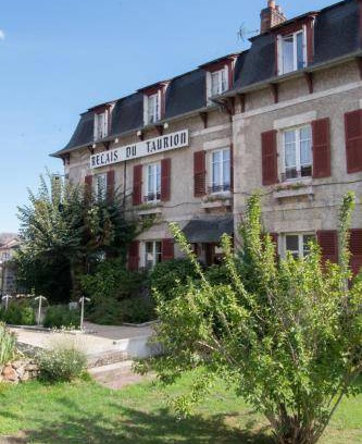 Saint-Priest-Taurion Hotel | 15 m² Hotel ∙ 2 guests
