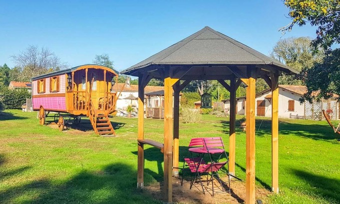 Bussac-Foret House | 15 m² House ∙ 1 bedroom ∙ 2 guests