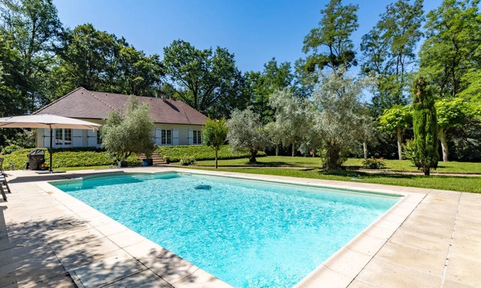 Bergerac House | 150 m² House ∙ 3 bedrooms ∙ 6 guests