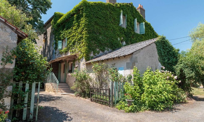 Bourg-Archambault House | 160 m² House ∙ 4 bedrooms ∙ 9 guests