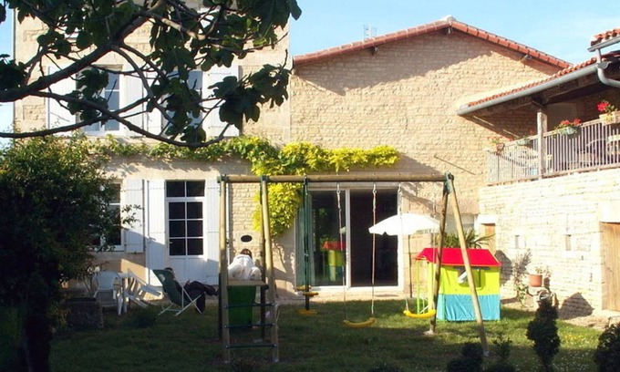 Villefagnan Cottage | 168 m² Cabin ∙ 3 bedrooms ∙ 6 guests