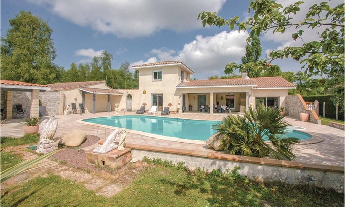 Saint-Vivien-de-Medoc House | 170 m² House ∙ 4 bedrooms ∙ 8 guests