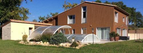 Laruscade Bed & Breakfast | 170 m² Bed and breakfast ∙ 4 bedrooms ∙ 10 guests