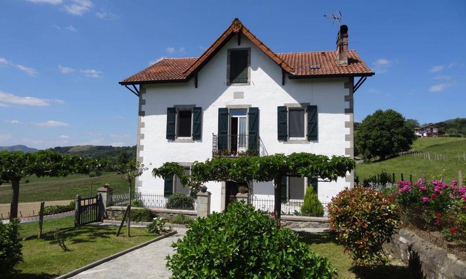 Suhescun House | 170 m² Gîte ∙ 5 bedrooms ∙ 9 guests