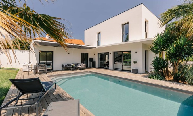 Biarritz Villa | 170 m² Villa ∙ 4 bedrooms ∙ 8 guests