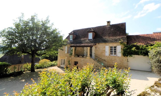 Bezenac House | 175 m² House ∙ 3 bedrooms ∙ 6 guests