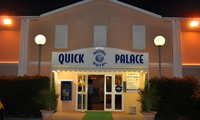 Pau Nord Hotel | 18 m² Hotel ∙ 4 guests
