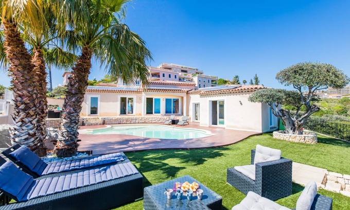 Saint Pierre de Feric Villa | 180 m² Villa ∙ 3 bedrooms ∙ 6 guests