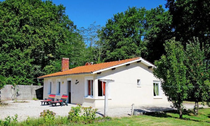 Vensac Villa | 2 bedroom Villa, sleeps 5 in Vensac
