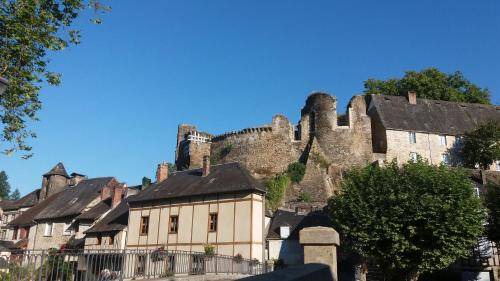 Segur-le-Chateau Bed & Breakfast | 20 m² Bed and breakfast ∙ 2 guests