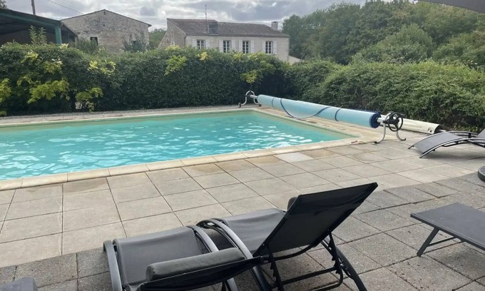 Dampierre-sur-Boutonne House | 200 m² House ∙ 4 bedrooms ∙ 10 guests