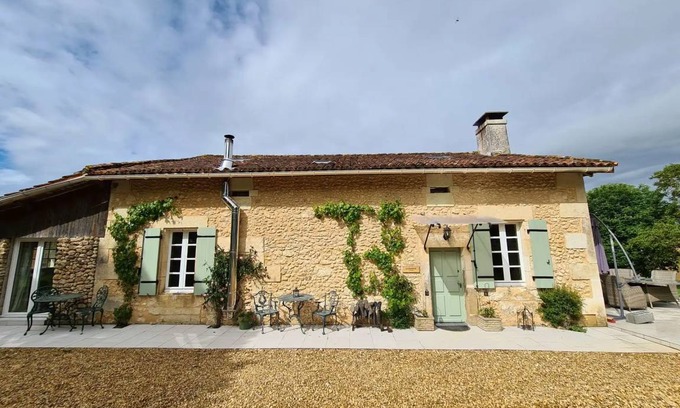 Saint-Privat-en-Perigord House | 200 m² House ∙ 3 bedrooms ∙ 6 guests