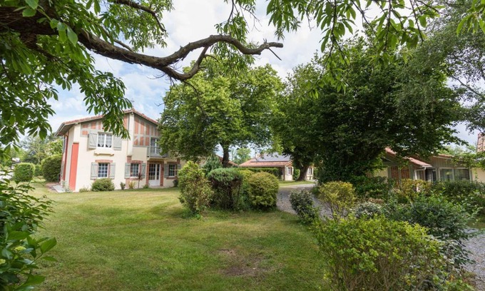 Leon House | 200 m² Gîte ∙ 6 bedrooms ∙ 14 guests