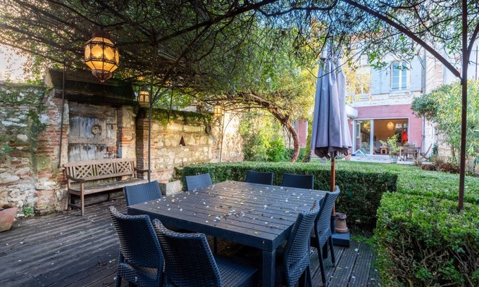 Agen House | 200 m² House ∙ 5 bedrooms ∙ 12 guests