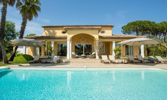 Les Restanques Villa | 200 m² Villa ∙ 4 bedrooms ∙ 8 guests