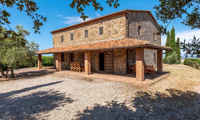 Scansano Villa | 200 m² Villa ∙ 5 bedrooms ∙ 12 guests