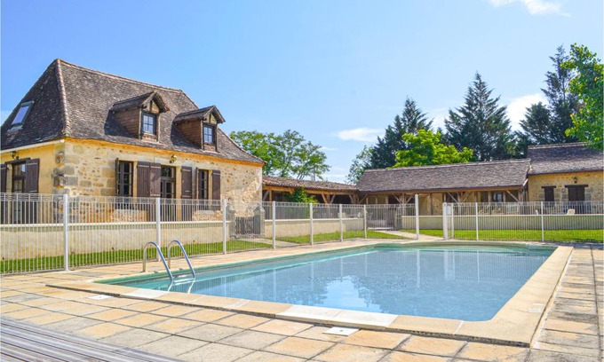 Eglise-Neuve-d'Issac House | 205 m² House ∙ 5 bedrooms ∙ 8 guests