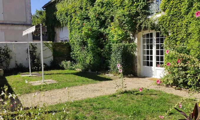 Asnieres-sur-Nouere House | 210 m² House ∙ 4 bedrooms ∙ 8 guests