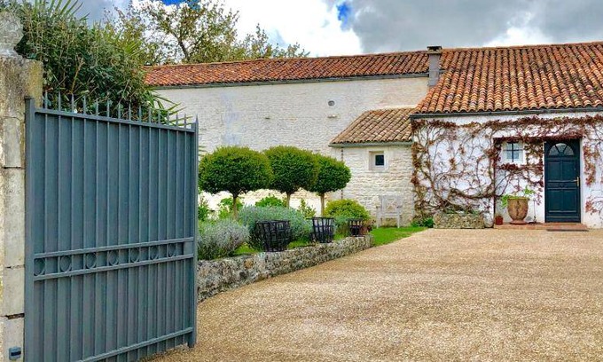 Geay Bed & Breakfast | 22 m² Bed and breakfast ∙ 2 guests