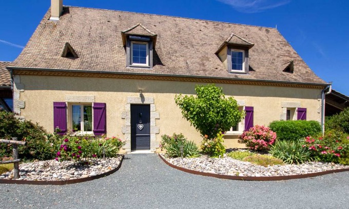 Rampieux House | 220 m² Gîte ∙ 4 bedrooms ∙ 8 guests