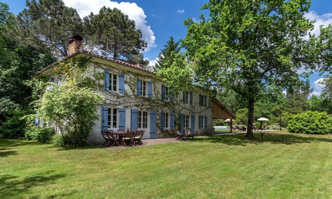 Moustey House | 220 m² House ∙ 5 bedrooms ∙ 14 guests