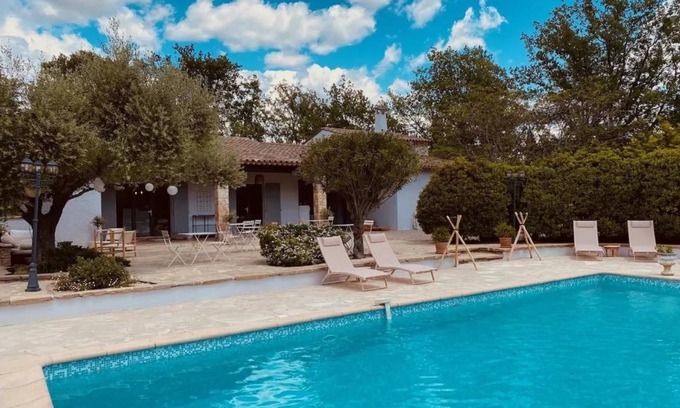 Saint-Paul-en-Foret House | 225 m² House ∙ 7 bedrooms ∙ 15 guests