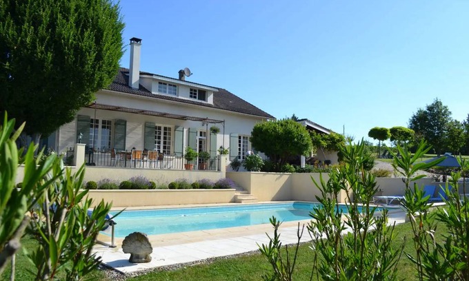 Villeneuve-sur-Lot House | 230 m² House ∙ 4 bedrooms ∙ 8 guests