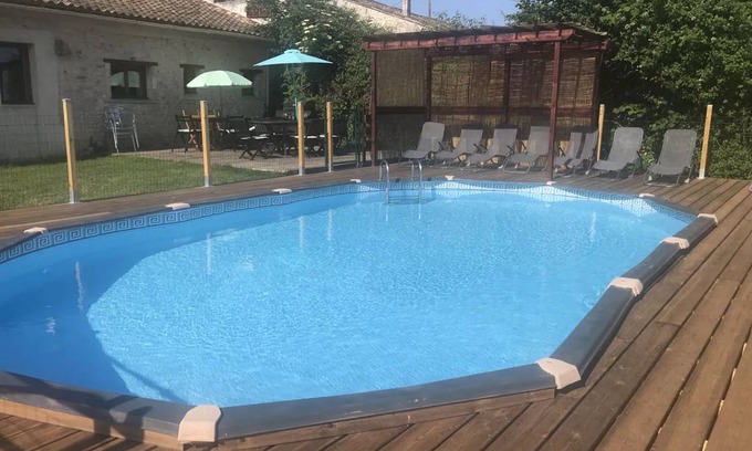 Pommiers-Moulons House | 240 m² House ∙ 6 bedrooms ∙ 15 guests