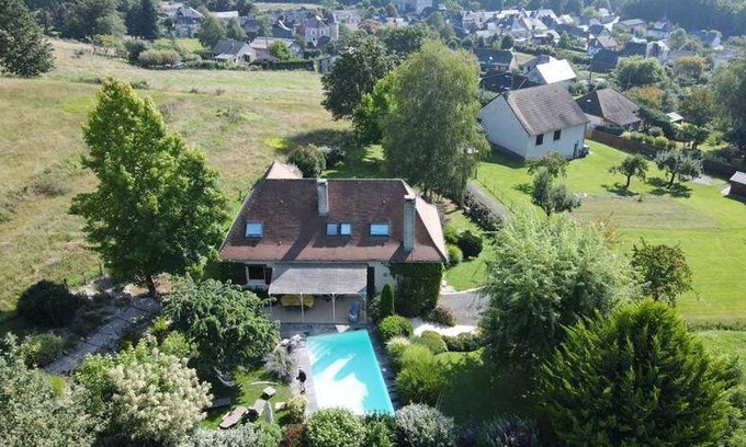 Voutezac Villa | 240 m² Villa ∙ 4 bedrooms ∙ 10 guests