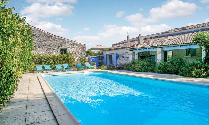 Romegoux House | 245 m² House ∙ 5 bedrooms ∙ 11 guests